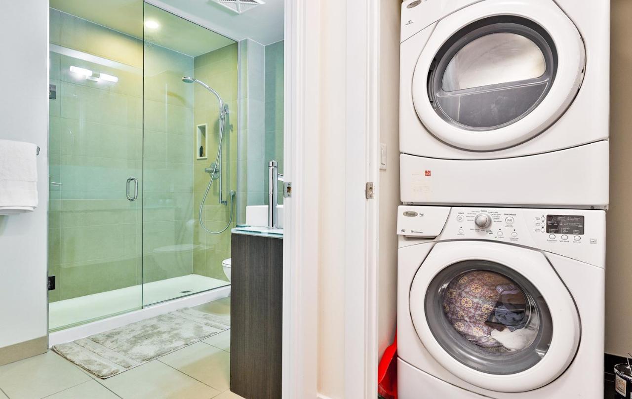 Luxury Condo Prime Location Торонто Екстер'єр фото